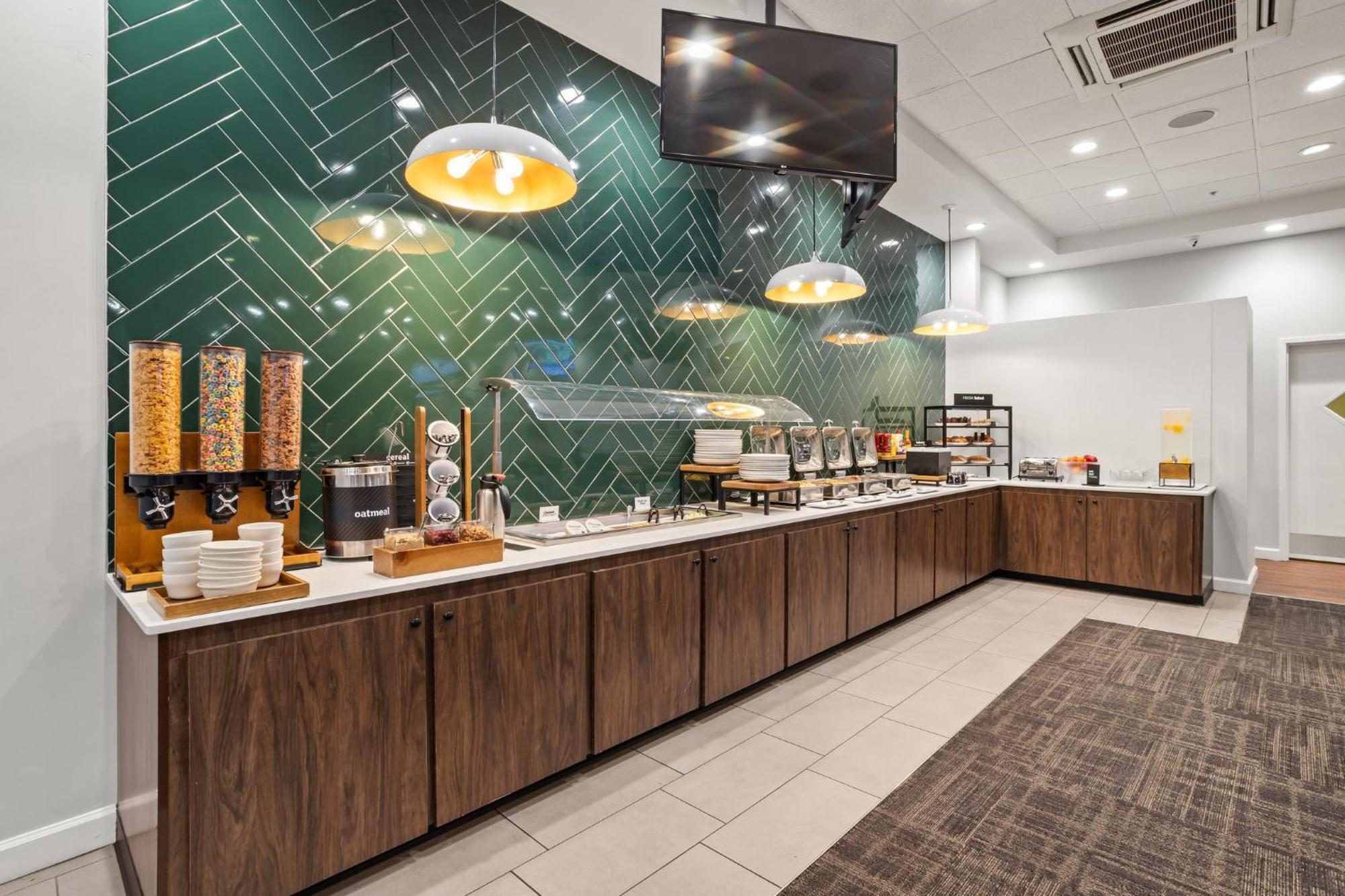 假日酒店－巴顿鲁日学院大道i-10 巴吞鲁日 外观 照片